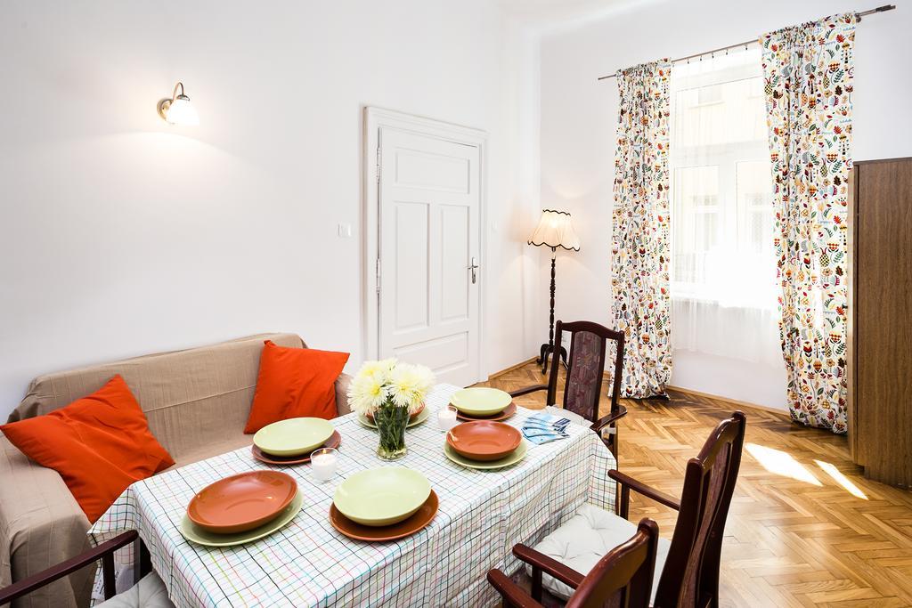 Live Like Locals: Market Square X Jewish District Krasków Εξωτερικό φωτογραφία