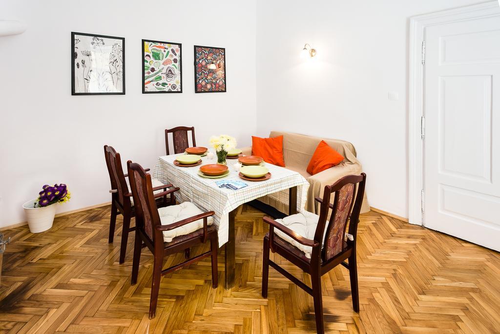 Live Like Locals: Market Square X Jewish District Krasków Εξωτερικό φωτογραφία